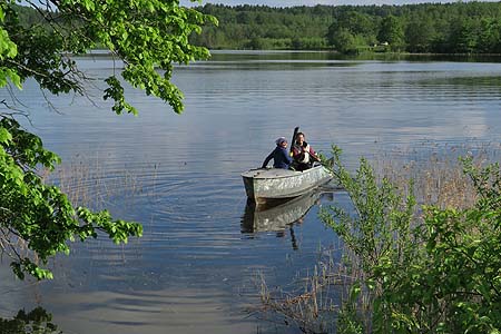 Деревня Гущино и озеро Бросно